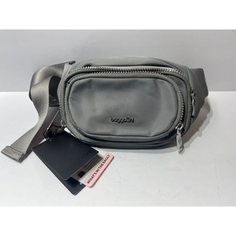Baggallini On The Go Belt Bag‎ Gray New With Tags